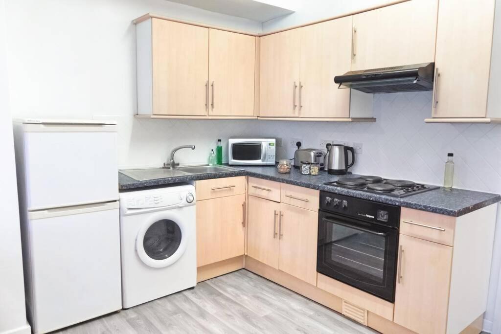 Apartment Up To 9 Close To Centre, Big Tv And Wifi Cardiff Dış mekan fotoğraf