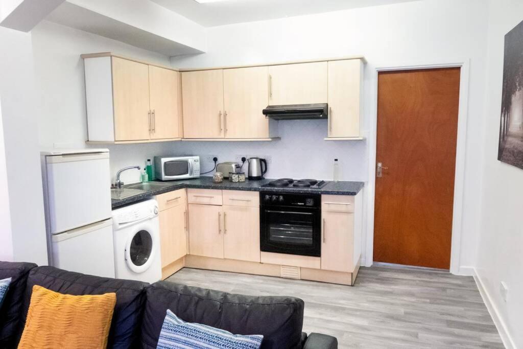 Apartment Up To 9 Close To Centre, Big Tv And Wifi Cardiff Dış mekan fotoğraf